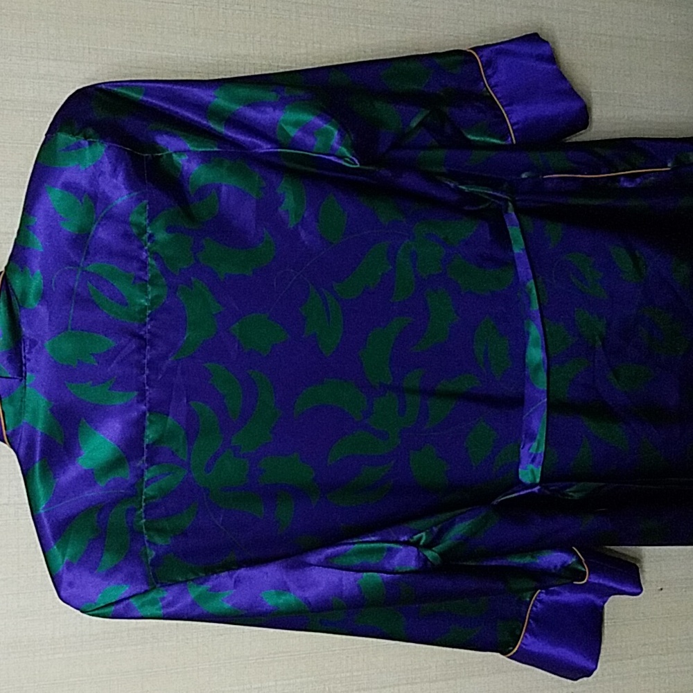 Vintage Victoria's Secret Gold Label Robe - Picture 4 of 16